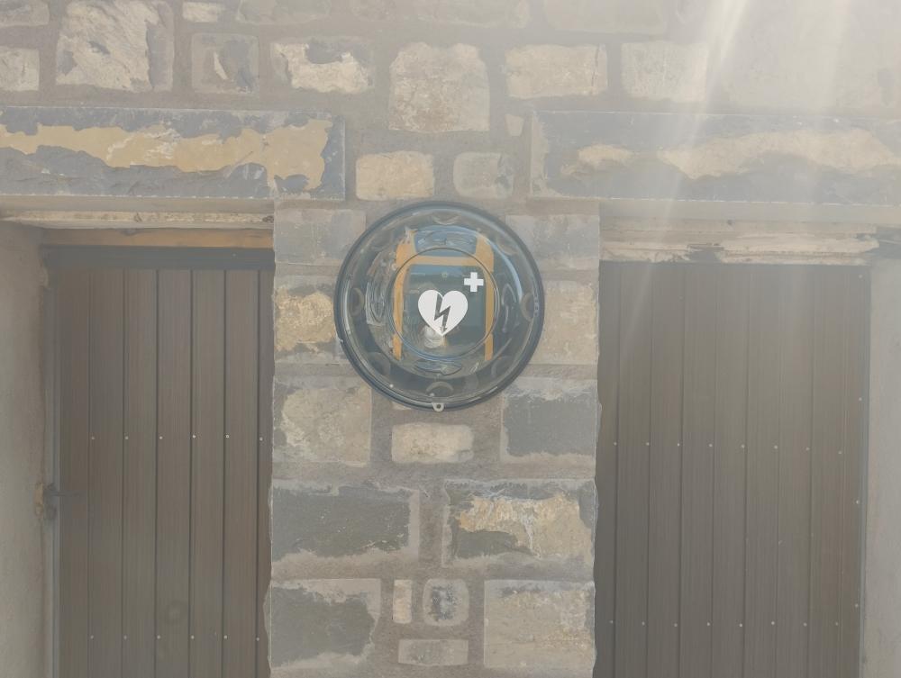 Imagen INSTALACIÓN DE DESFIBRILADOR EN CASTIELLO DE JACA