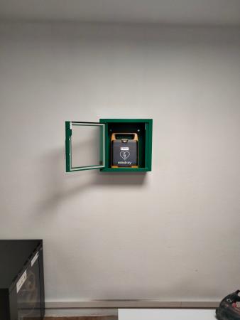 El Ayuntamiento de Castiello de Jaca instala un nuevo defibrilador en el...